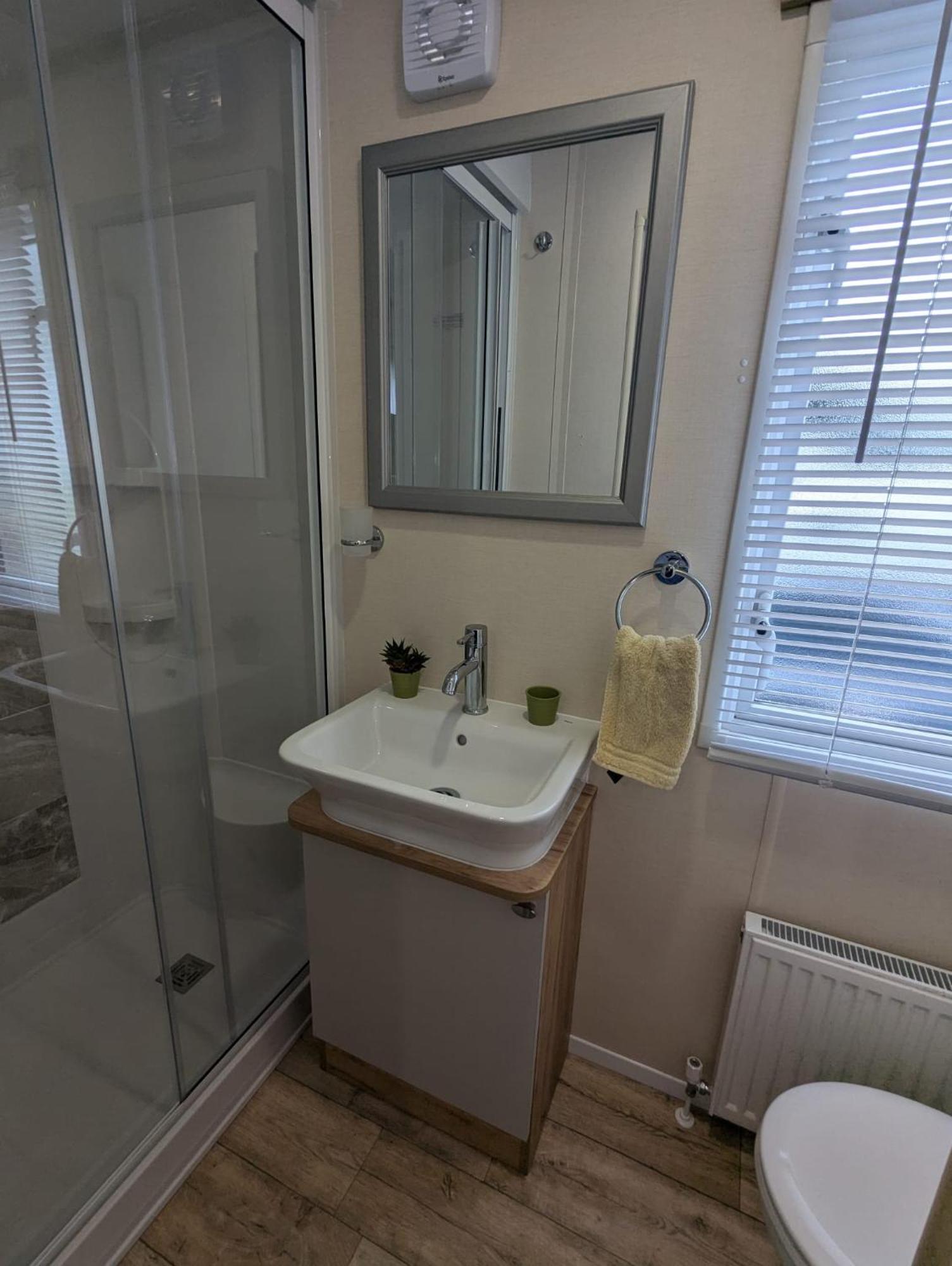 Spacious Comfortable Holiday Home With Unique Layout On 5 Star Shorefield Holiday Park Milford on Sea Exterior foto